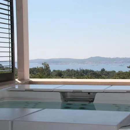 Grimaud Villa